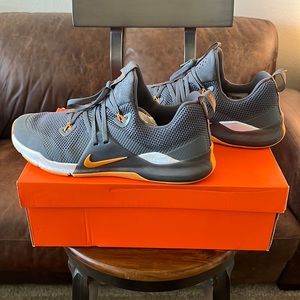 Tennessee Volunteers Nike Zoom 10.5
